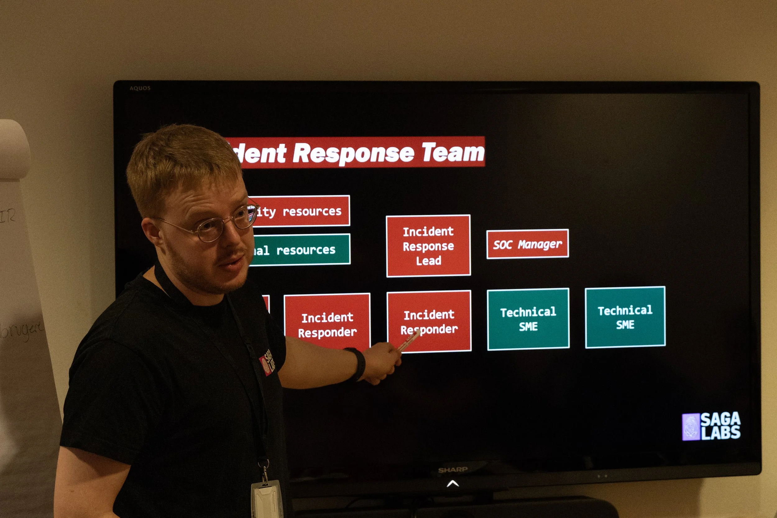 Instructor describing the structure of an insident response team